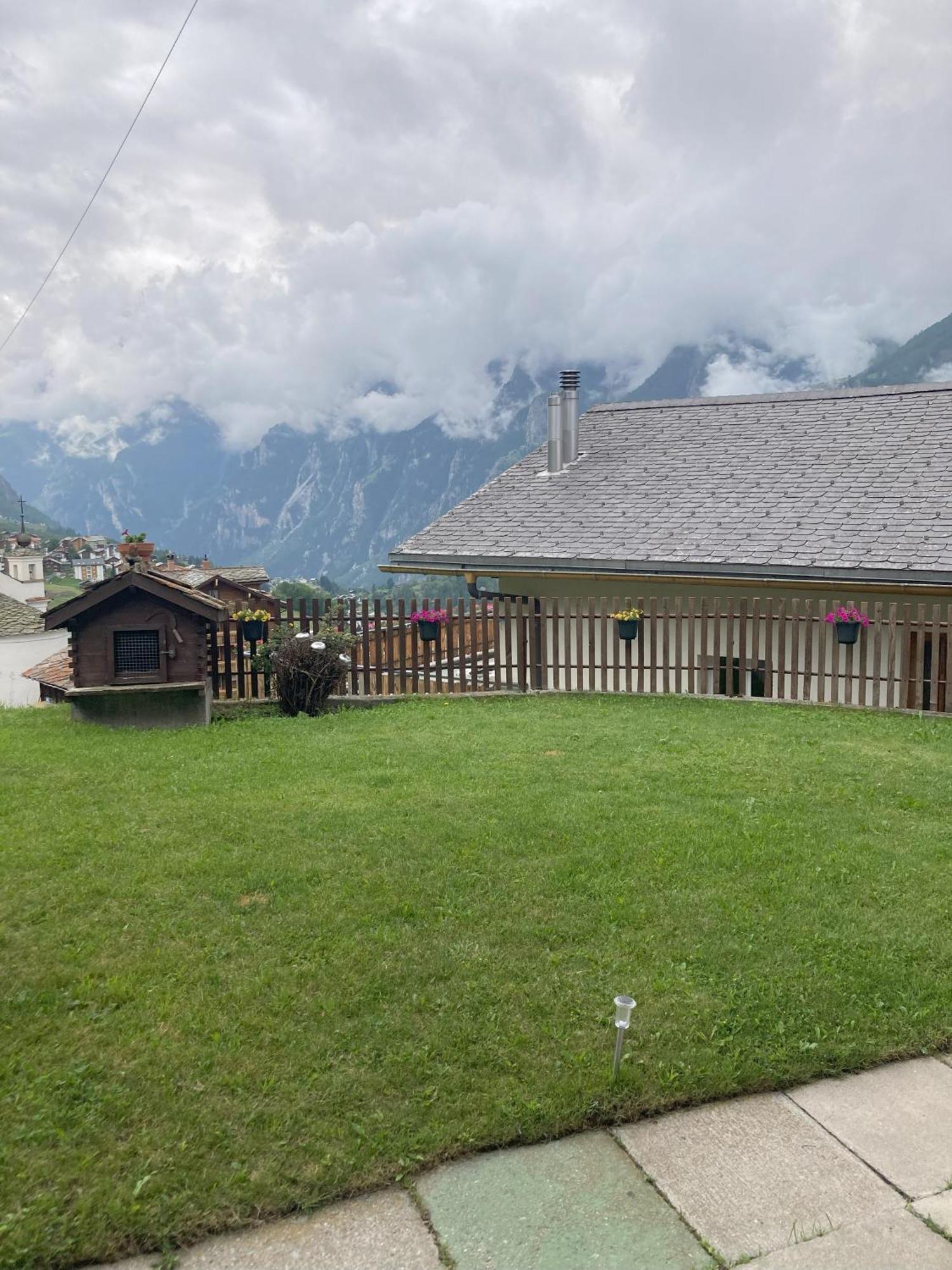 Haus Dorfblick Apartment Grachen Exterior photo